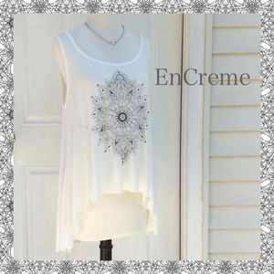 COPY - NEW En Creme White Print Asymmetrical TOP